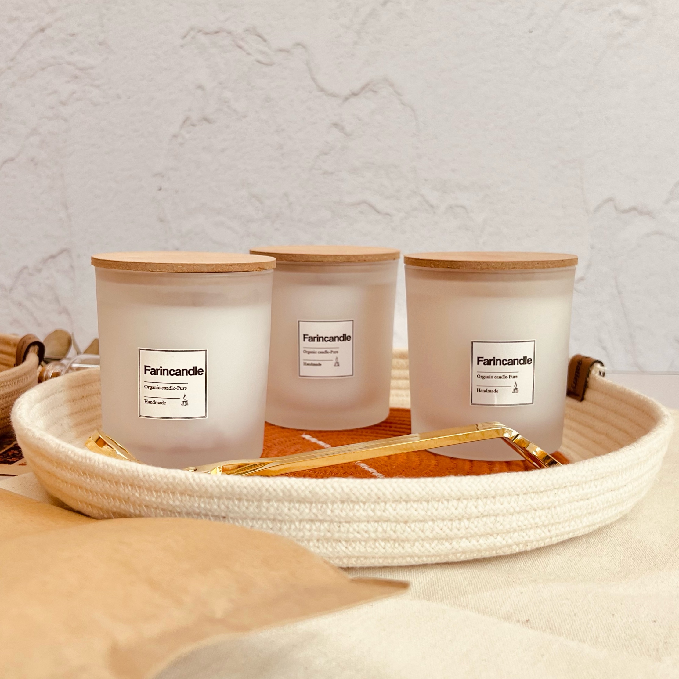 شمع معطر با درب چوبی؛ گیاهی